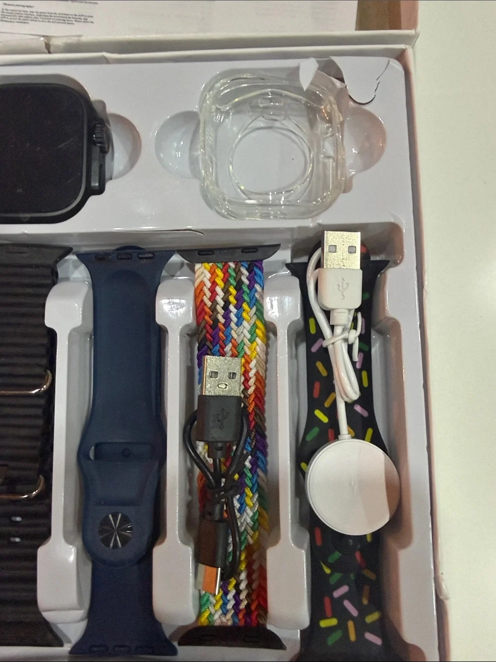 i20 Ultra3 Max Suit Smartwatch + Earphones Set in White